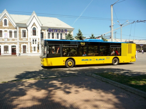 До уваги криворожан!  Подовжено термін дорожніх робіт на вул. Корнія Речмидила (Ракітіна)0