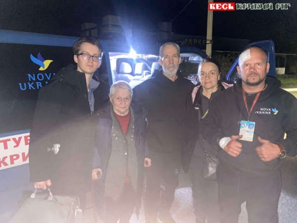 Криворізький волонтер Олег Леонтьєв вивіз 4 людей з Костянтинівки