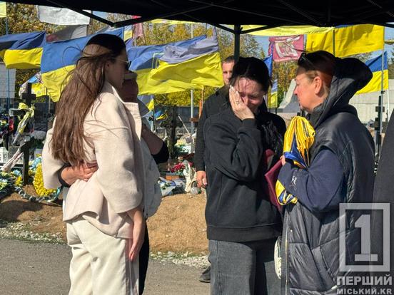 Людина з великої літери і зразковий воїн: Кривий Ріг попрощався з Валерієм Супруненком2