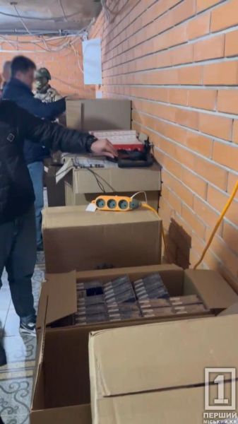 Мали склад у Криворізькому районі: мешканців Дніпропетровщини та Херсонщини викрили на нелегальному тютюновому бізнесі5