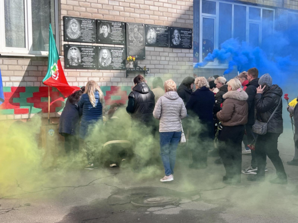 У Кривому Розі вшанували пам`ять полеглих містян - фото виконкому Довгинцівської райради