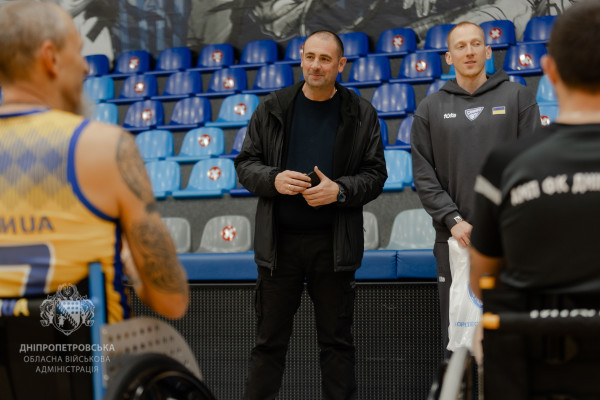 На Дніпропетровщині новостворена команда з баскетболу на кріслах колісних зібралась на перше тренування0