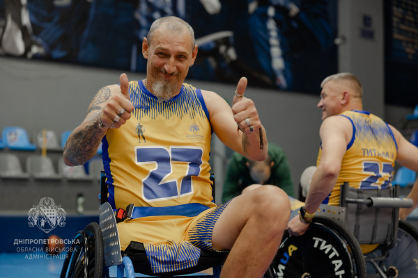 На Дніпропетровщині новостворена команда з баскетболу на кріслах колісних зібралась на перше тренування9
