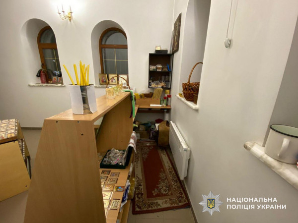 На Дніпропетровщині затримали чоловіка, який пограбував храм2
