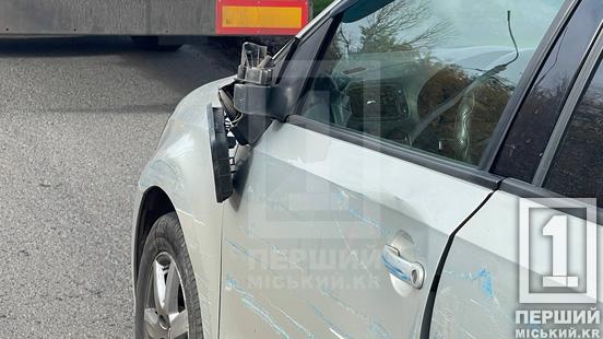 Наважився на ризикований маневр: на Нікопольському шосе ДТП з Volkswagen та фурою1