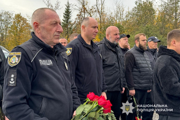 Навіки в строю: у Кривому Розі провели в останню путь полеглого захисника Сергія Гузенка3