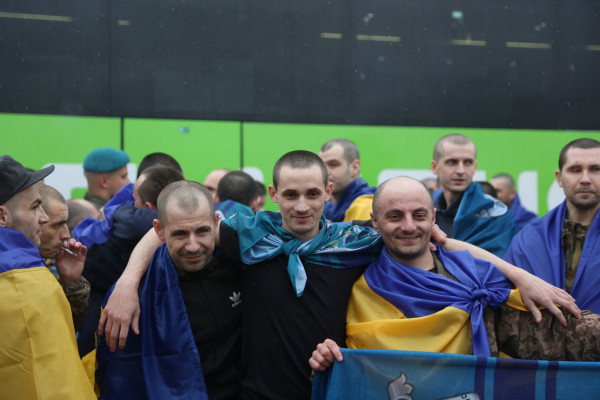Повертаємо додому 185 наших захисників із російського полону1