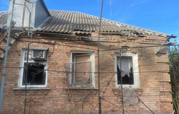 Російські війська обстріляли Нікопольщину та Синельниківщину: пошкоджено будинки та магазин1