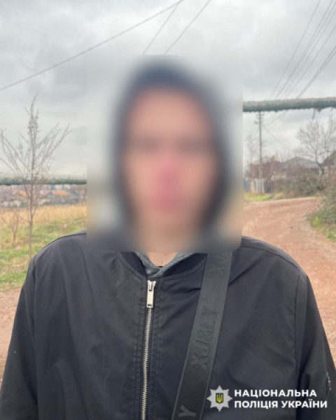 Троє на одного: у Кривому Розі поліція затримала трьох молодиків, які жорстоко побили чоловіка1
