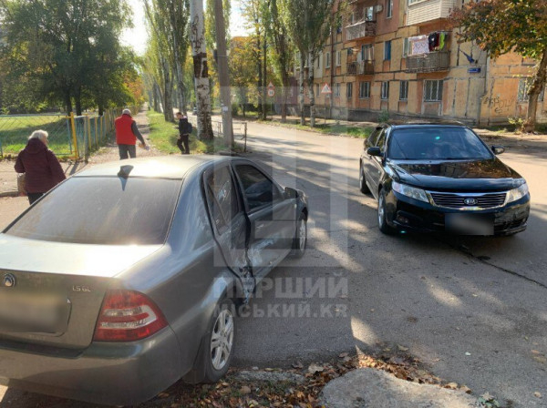 У Кривому Розі на перехресті Уфімської та Кропивницького сталася ДТП0