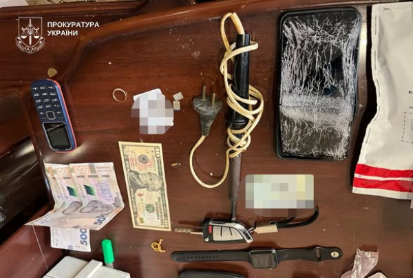 У Кривому Розі троє зловмисників викрали чоловіка і катували його, вимагаючи гроші: прокурори не погоджуться з рішенням суду щодо обрання їм запобіжних заходів 0