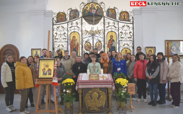 Ікона з мощами Володимира Великого в храмі в Кривому Розі