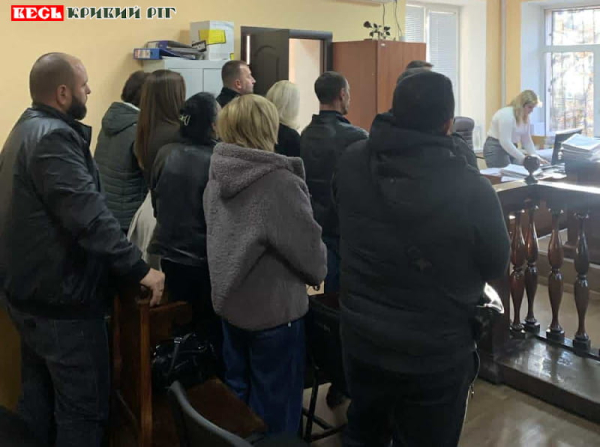 Розпочалась судова справа щодо розкрадань на похованнях військових в Кривому Розі
