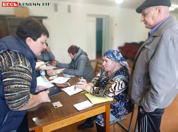 Переселенцям та пенсіонерам допомагали реєструватись в Дії волонтери Карітас Кривий Ріг