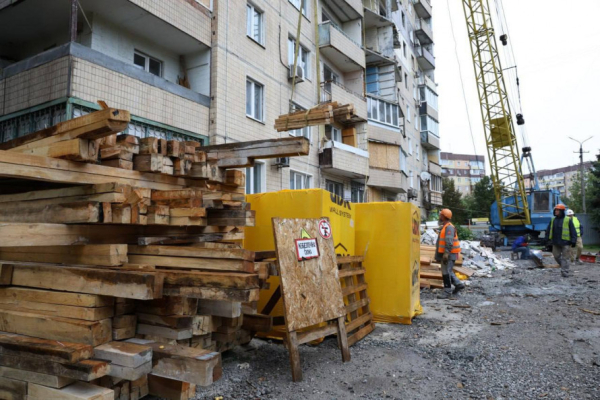Відновлення Кривого Рогу: триває капремонт будинків після російських обстрілів5