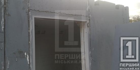 Відверте зазіхання на безпеку: у Центрально-Міському районі Кривого Рогу вандали відірвали двері в укритті1