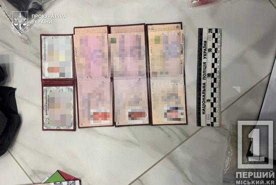 Викрали з кафе, катували паяльником і вимагали пів мільйона доларів: у Кривому Розі затримали трьох осіб з банди вимагачів3