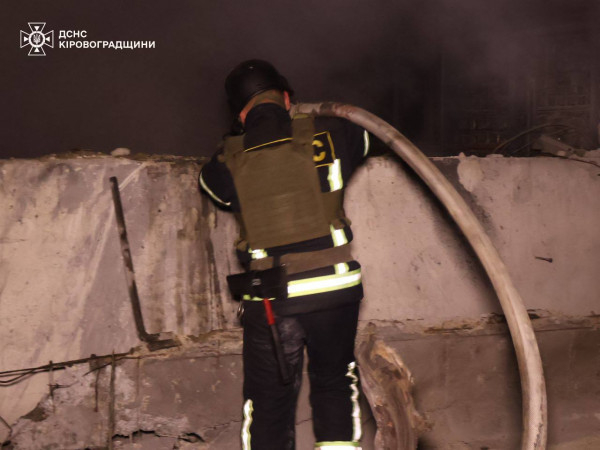 Вночі під ворожими ударами були Харків і Кіровоградщина: сталися руйнації і пожежі, є постраждалі5