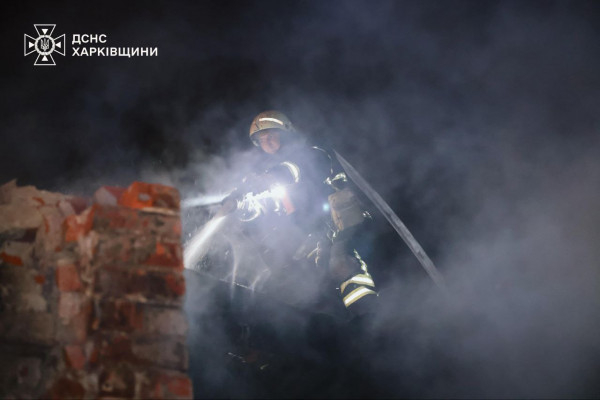 Вночі під ворожими ударами були Харків і Кіровоградщина: сталися руйнації і пожежі, є постраждалі1