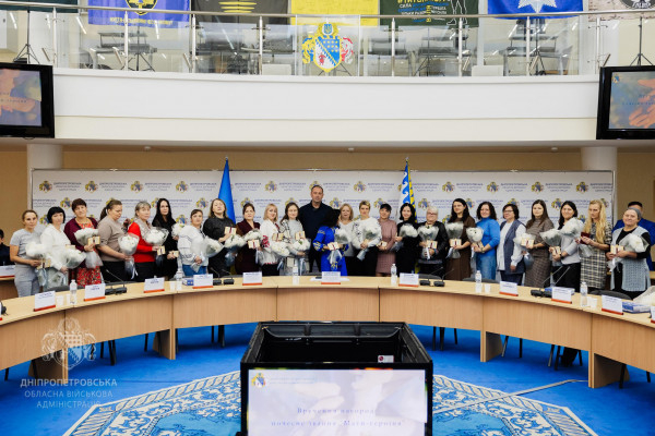 22 мешканки Дніпропетровщини візначені почесним званням «Мати-героїня»0