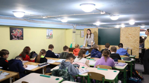 Безпека дітей — пріоритет: У Кривому Розі за підтримки Люксембургу та UNICEF розширюється укриття гімназії №269