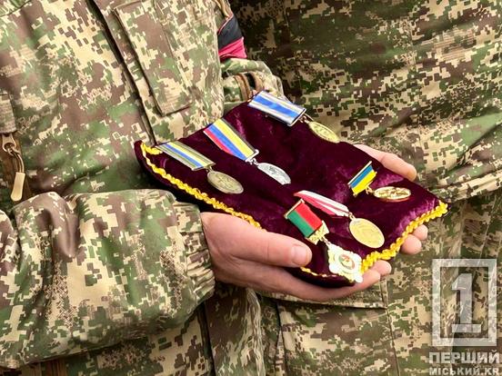 Близькі втратили Людину з великої літери: Кривий Ріг попрощався з Героєм Романом Журавлем4