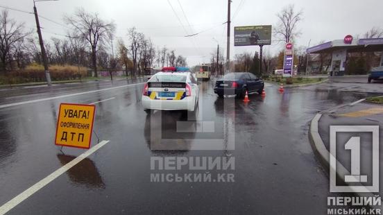 Четверговий «бум» ДТП продовжується: на проспекті Металургів Volkswagen не поділив дорогу з тролейбусом3