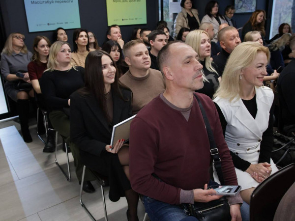 Діалог і підтримка підприємців: У Кривому Розі підбили підсумки успішної роботи грантових програм для бізнесу4