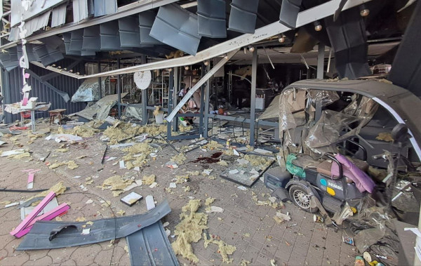 Двоє людей загинули внаслідок російського удару по центру селища Покровське на Дніпропетровщині1