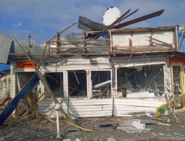 Двоє людей загинули внаслідок російського удару по центру селища Покровське на Дніпропетровщині3