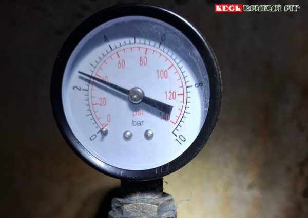 Показання тиску подачі теплоносія на багатопаоверхівку на пр. Миру в Кривому Розі