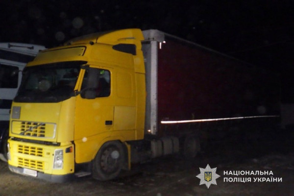 Криворізькі правоохоронці затримали місцевого жителя, який пограбував вантажівку0