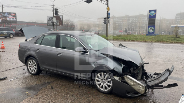 На Вечірньому бульварі не розминулися два легковики2