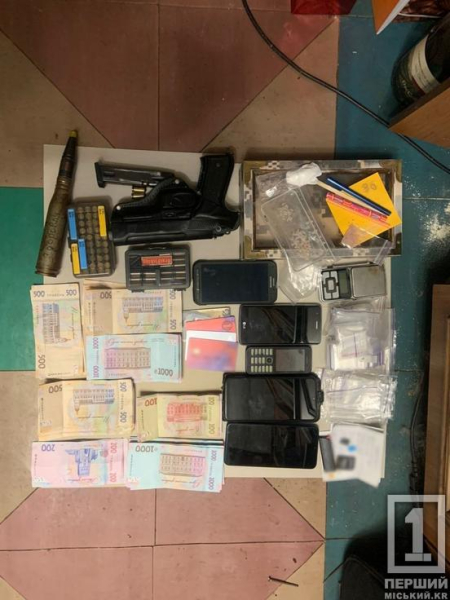 Наркотична «пошта» по всій Україні: чоловік та жінка затримані силовиками через розповсюдження метамфетаміну2