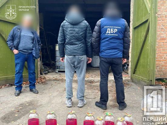 Наживалися на пальному для фронтової техніки: на Дніпропетровщині та Київщині затримали двох бійців3