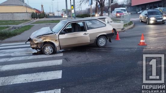 Не розібралися з пріоритетністю на дорозі: у автотрощі на Зарічному постраждало двоє людей2