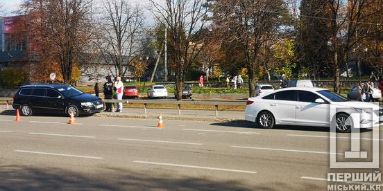 Подерті боки у обох: у Саксаганському районі Кривого Рогу притерлися Hyundai та Volkswagen2