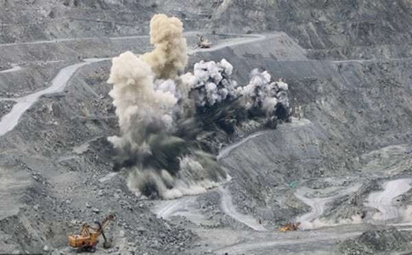 Сьогодні вдень у Кривому Розі  двічі пролунають вибухи. Для мешканців – без загроз0