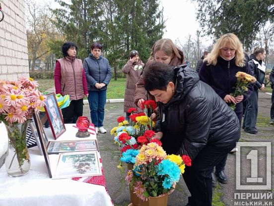 Тепер вони небесні янголи: у КГ №100 з'явилися меморіальні дошки Ігорю Сінчевському, Олександру Черкащенку, Ігорю Стрижиченку1