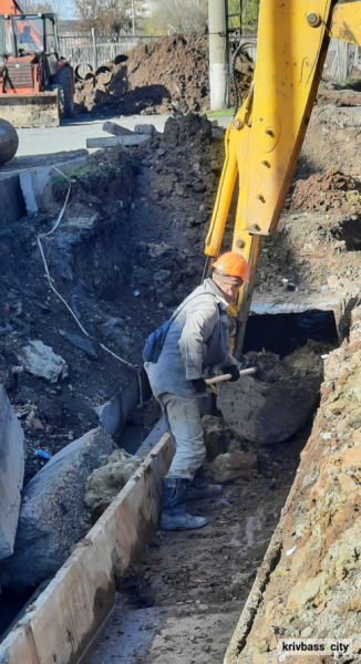 Тепло пішло по трубах: у Кривому Розі вже гріються понад 600 будинків1