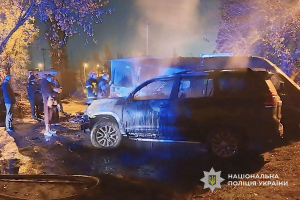 У Дніпрі затримали підозрюваного в серії замовних підпалів елітних авто0