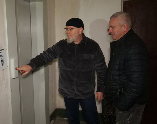 У Кривому Розі триває оновлення ліфтів у багатоповерхівках1