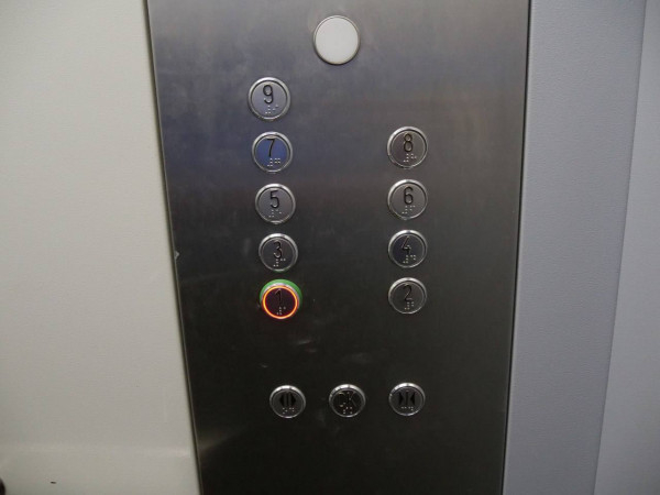 У Кривому Розі триває оновлення ліфтів у багатоповерхівках3