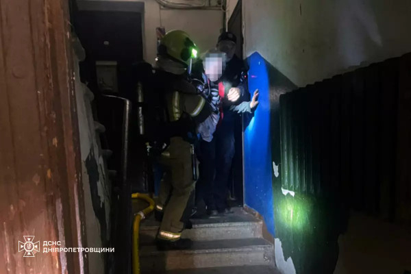 У Кривому Розі внаслідок пожежі загинула жінка, ще одну госпіталізовано з опіками2