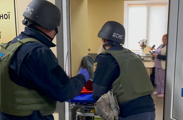 Вдень ворог обстріляв Нікополь, поранено шістьох людей2