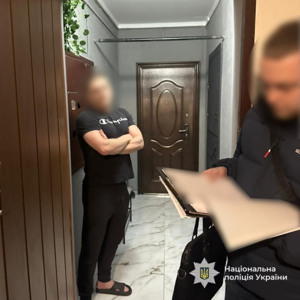 Вибивали борг кулаками: мешканка Кривого Рогу організувала банду, аби помститись знайомому бізнесмену1