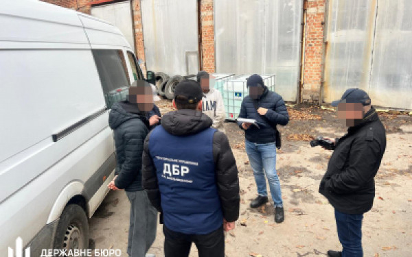 Військовослужбовці Дніпропетровщини незаконно розпродали 700 тонн пального на суму близько 28 млн грн  0