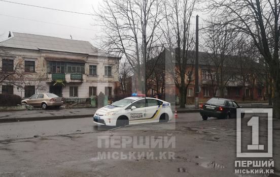 Водій міг сплутати педалі: у Кривому Розі не розминулися дві Geely