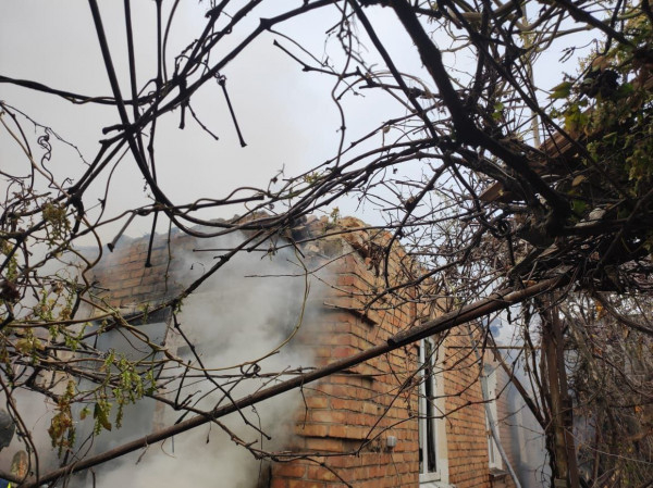 Ворог цілив по Нікопольщині з артилерії та FPV-дронів: пошкоджені будинки й інфраструктура1