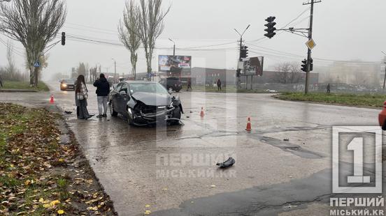 Збив з пантелику вимкнений світлофор: біля Вечірнього не розминулися Lanos та Volkswagen4